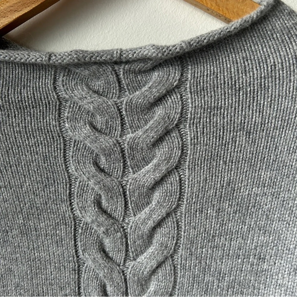 Cashmere and wool blend grey sweater with cable knit braid in  the‎ back small - Picture 7 of 8